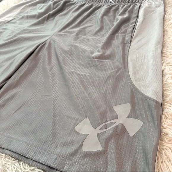 (NWT) Under Armour Men's Light Gray Athletic Shorts XXL - Picture 4 of 7